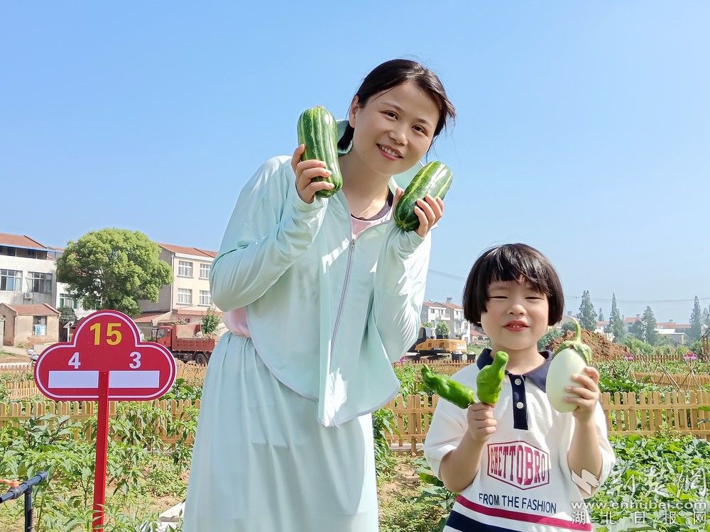 收獲的喜悅。通訊員 程愛華 攝.jpg.jpg