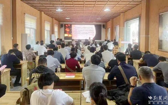 寧波、黃岡兩地人才交流現(xiàn)場。.webp.jpg.jpg